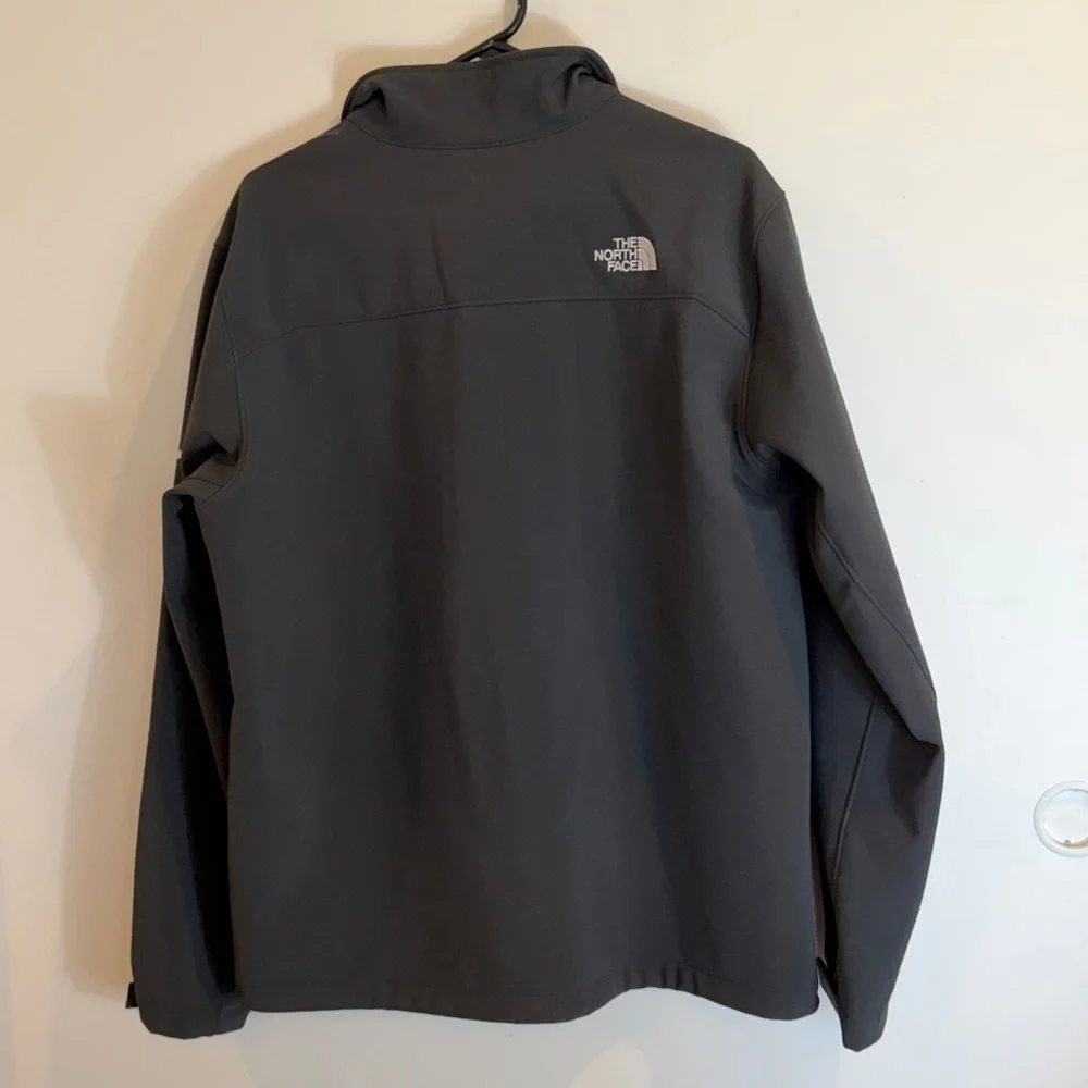 The North Face Men's Black Softshell Performance Jacket